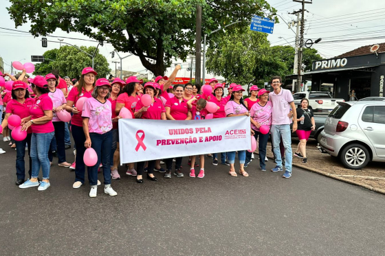 ACEI Reforça Compromisso com a Saúde das Mulheres realizando passeata